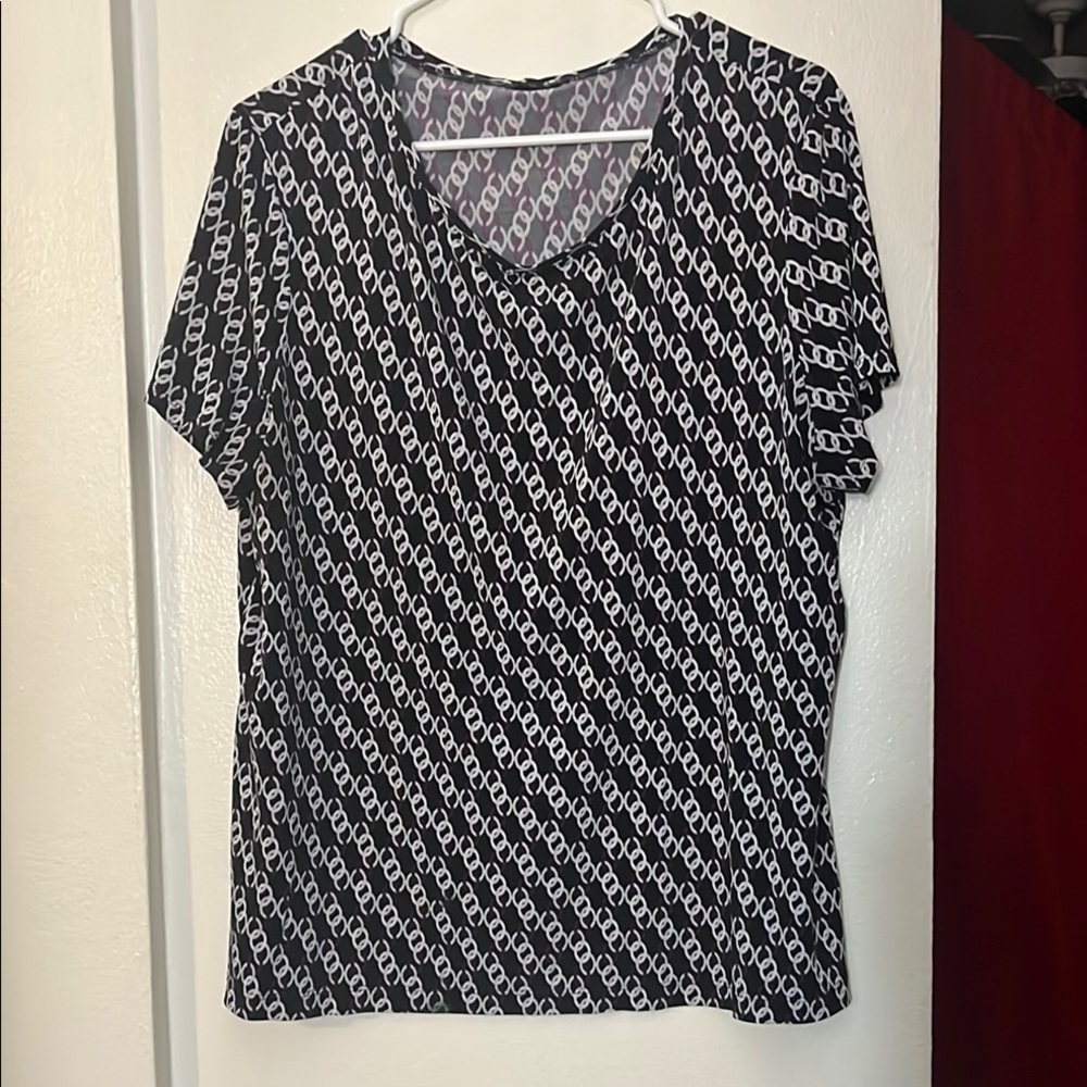 Black and White Fitted Short Sleeve T-Shirt